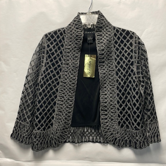 Embroidered Elegance - Picture 1 of 8